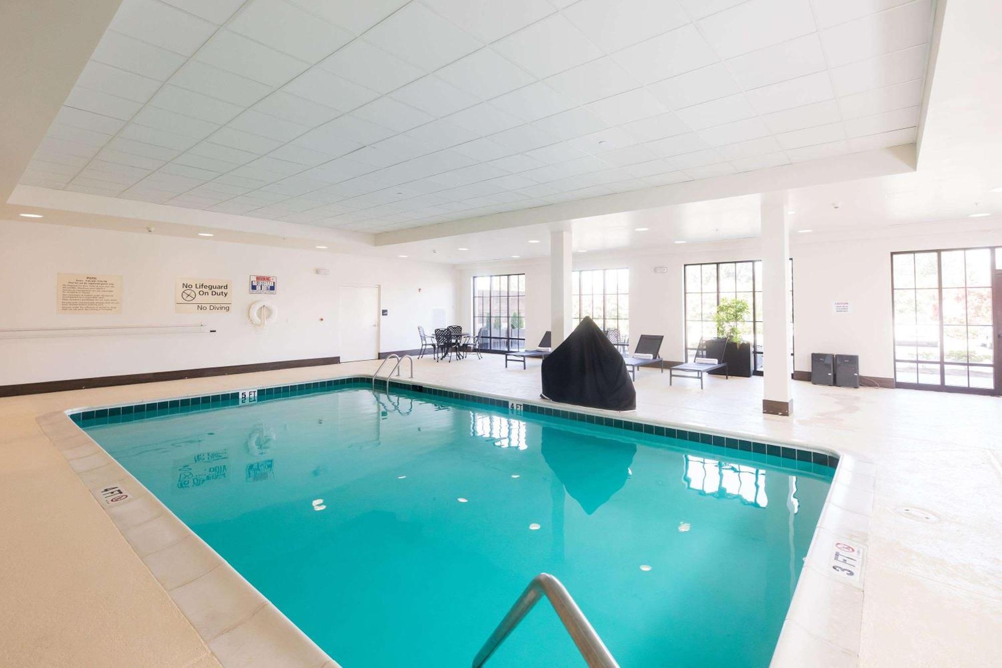Hotel Hampton & Dobson