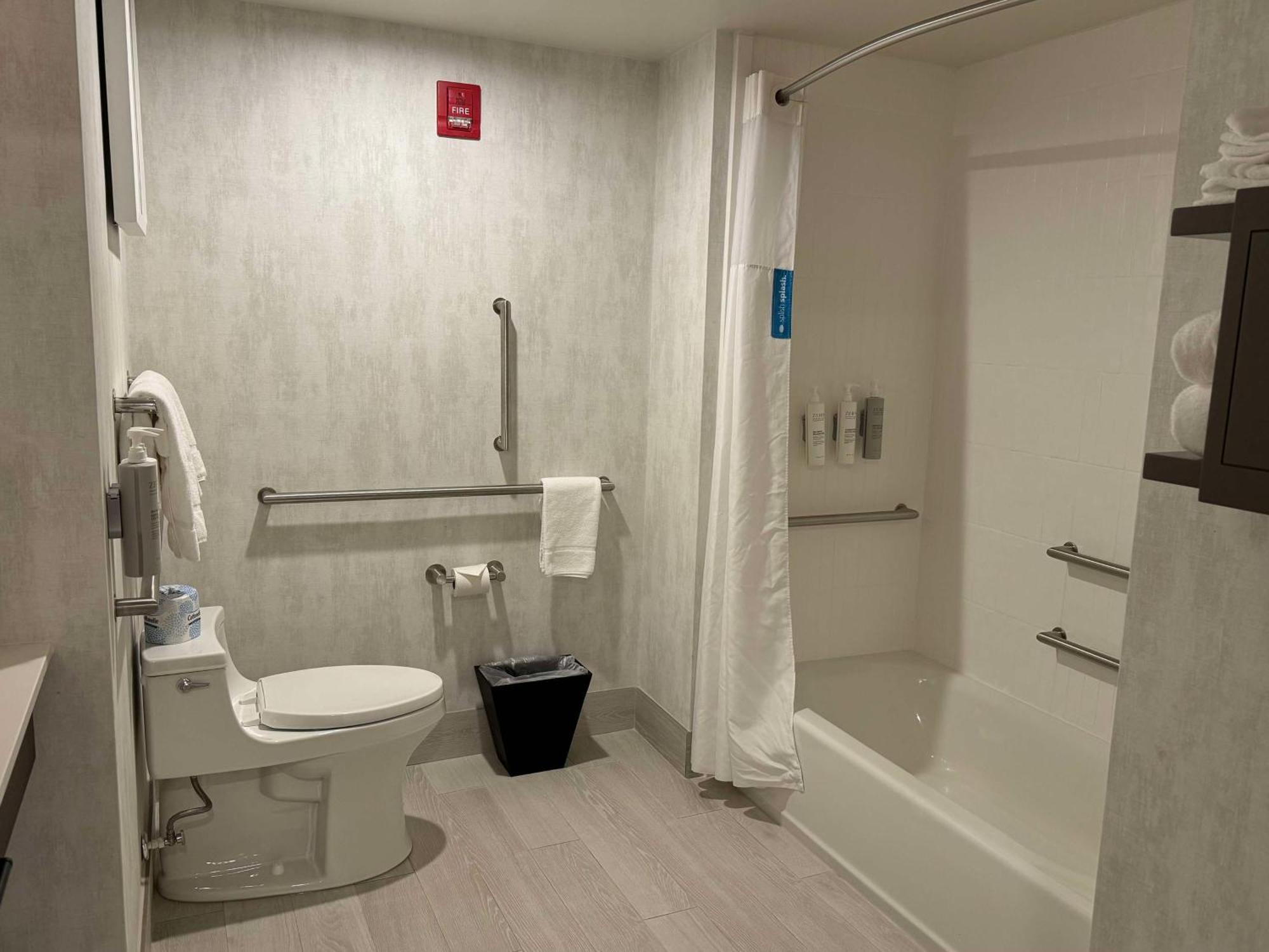 Hotel Hampton & Dobson